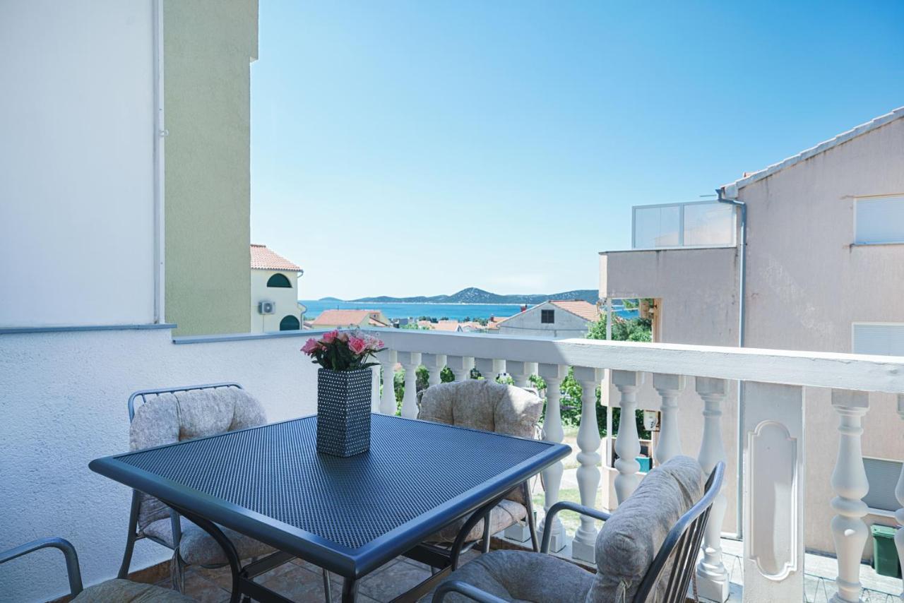 Apartmani Krizanovic Vodice Exterior foto