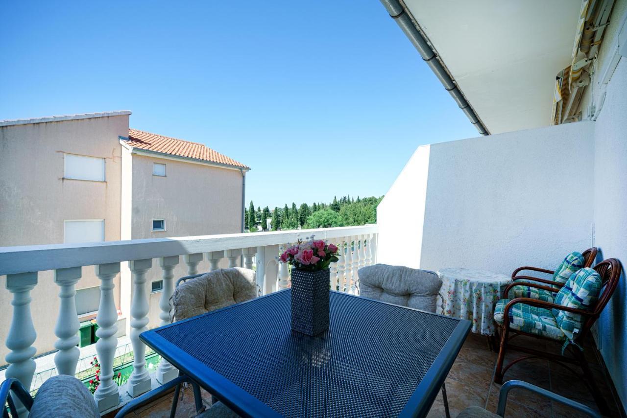 Apartmani Krizanovic Vodice Exterior foto